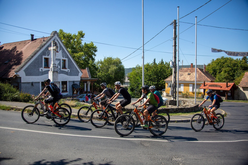 Könnyített túrák és balatoni futamok e-bike-on